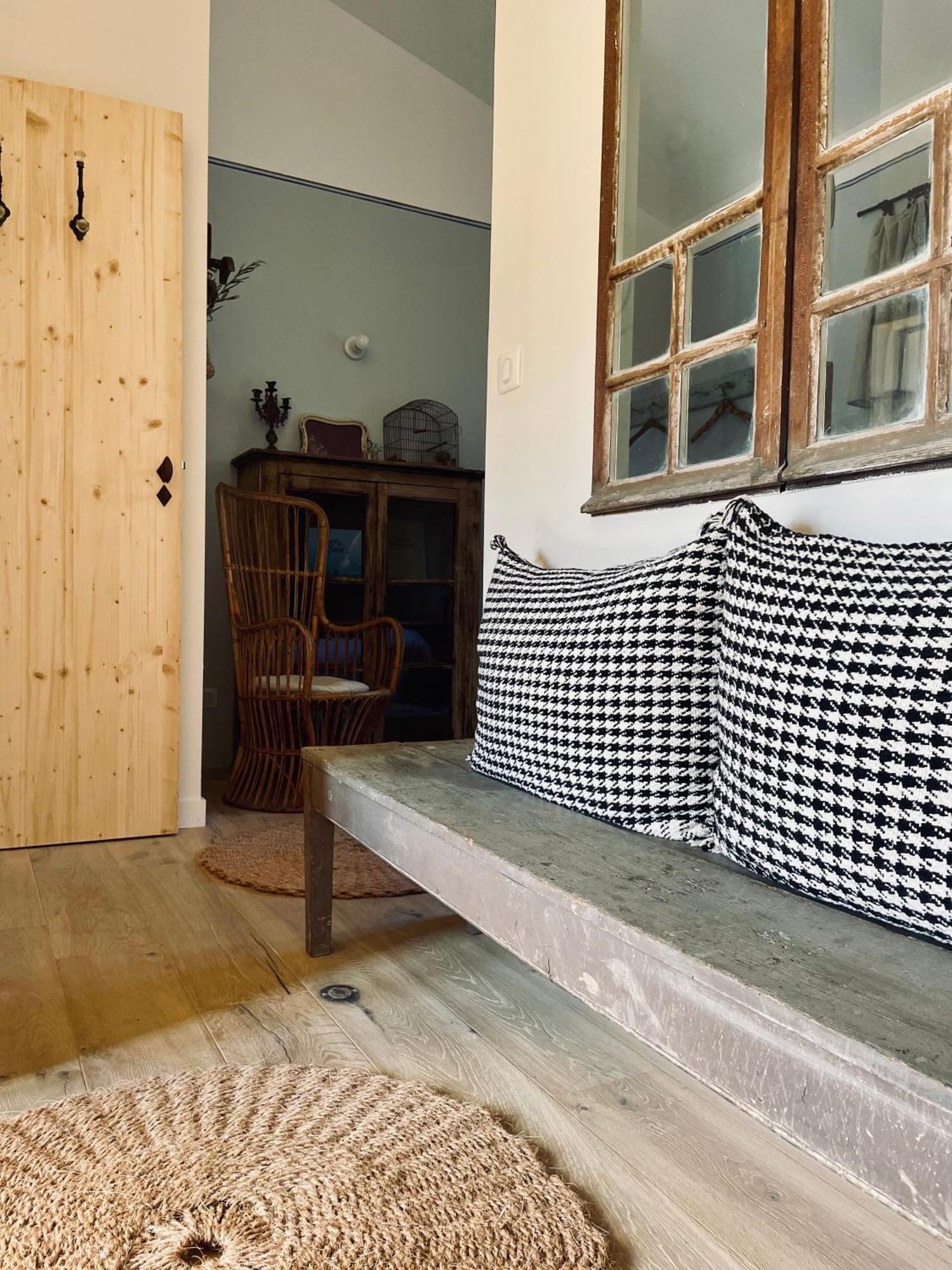 Les Appartements Du Saint Thiers, La Provence Dans Un Coin De La Drome Et L'Esprit D'Une Maison D'Hotes A サウ  エクステリア 写真