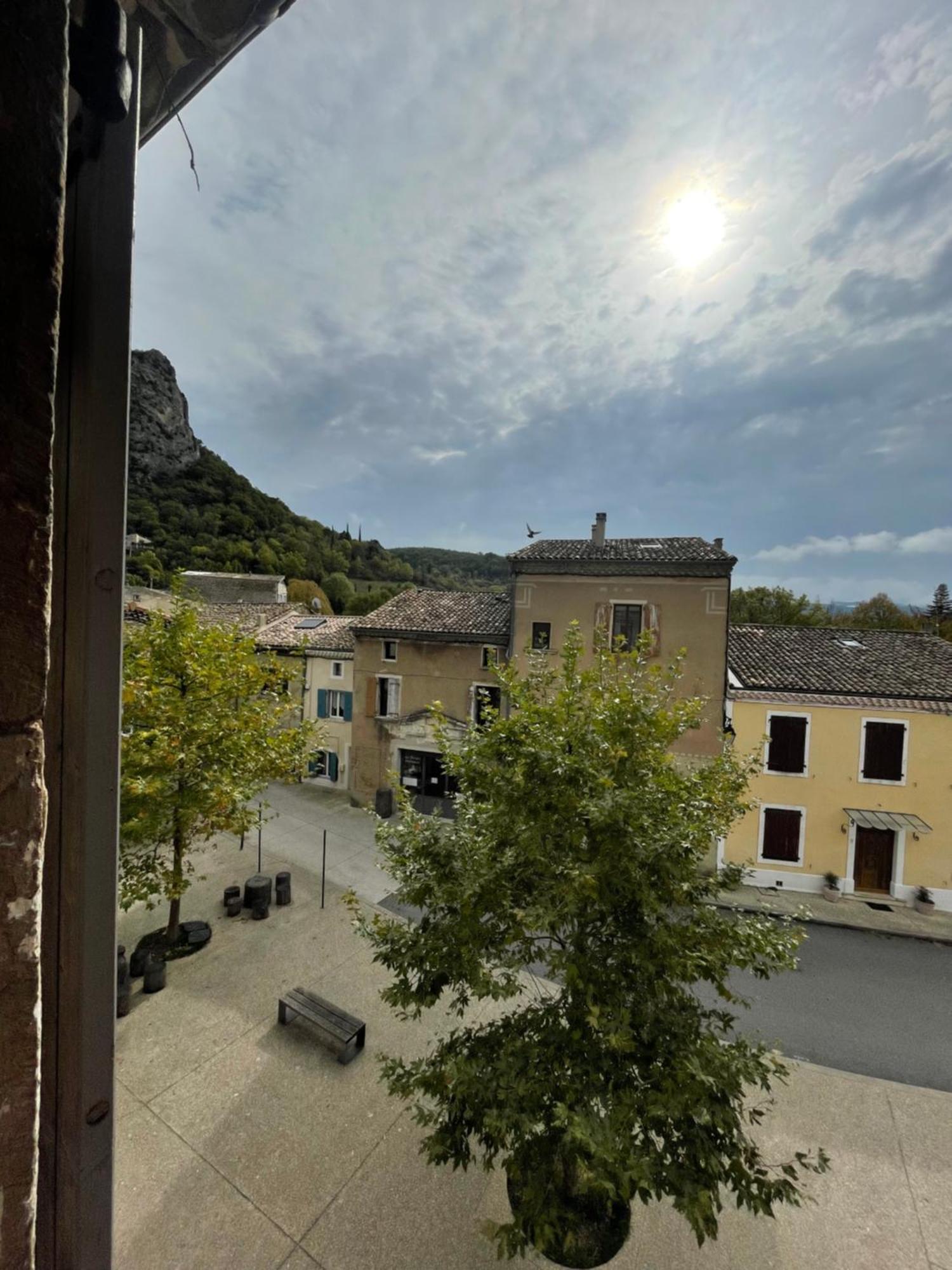Les Appartements Du Saint Thiers, La Provence Dans Un Coin De La Drome Et L'Esprit D'Une Maison D'Hotes A サウ  エクステリア 写真